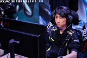 亚博体育- theshy近期直播回放 