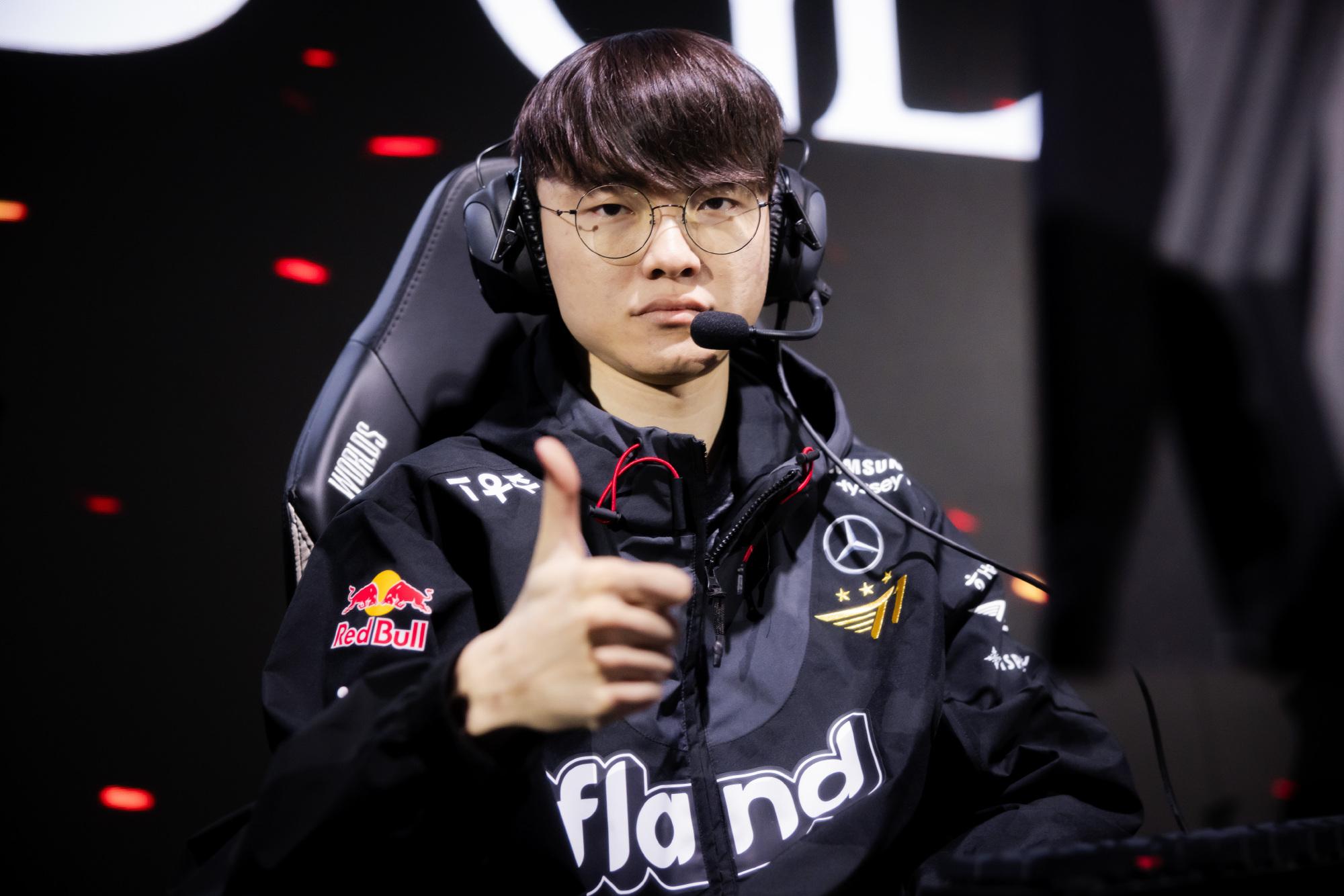 Faker在中国队比赛中刷新纪录，出色发挥引发热议！气势如虹延续(faker来中国打职业)