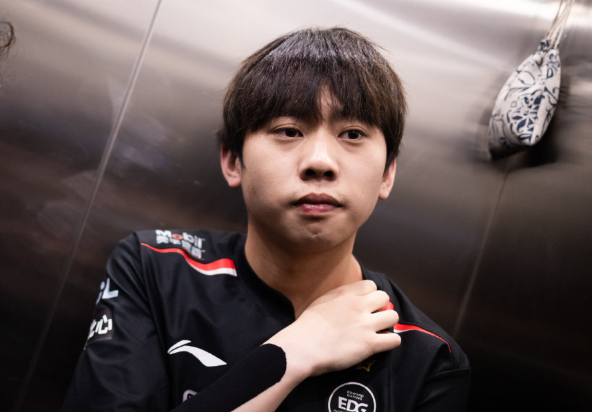  Scout官方宣布重返赛场新规，公牛引发争议！全场沸腾不已