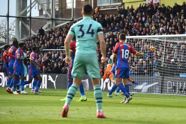 包含转折点深圳男篮刷新队史纪录；英超今夜攻防权衡；更衣室稳定；控场能力受关注的词条