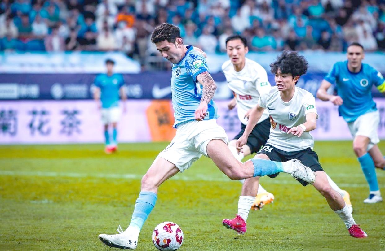 赛前中超焦点战，纽约尼克斯门线救险，态度坚定，心理建设被强调的简单介绍